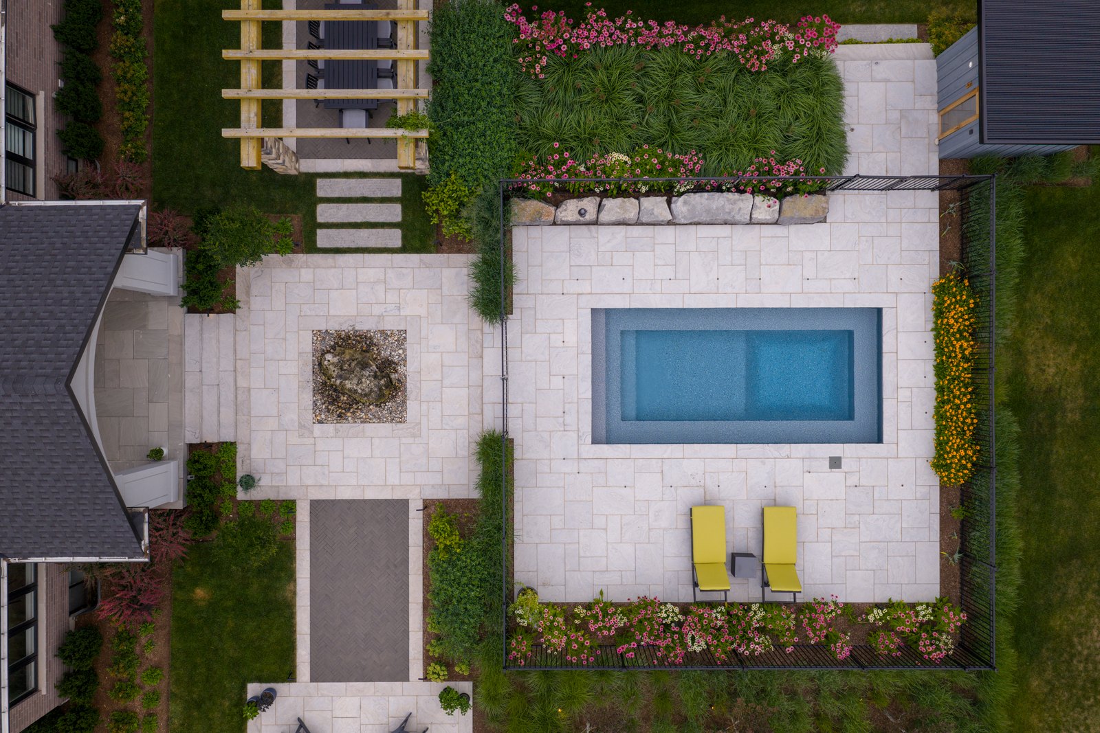 Earthscape Landscape Design-Build-Maintain Toronto landscape project